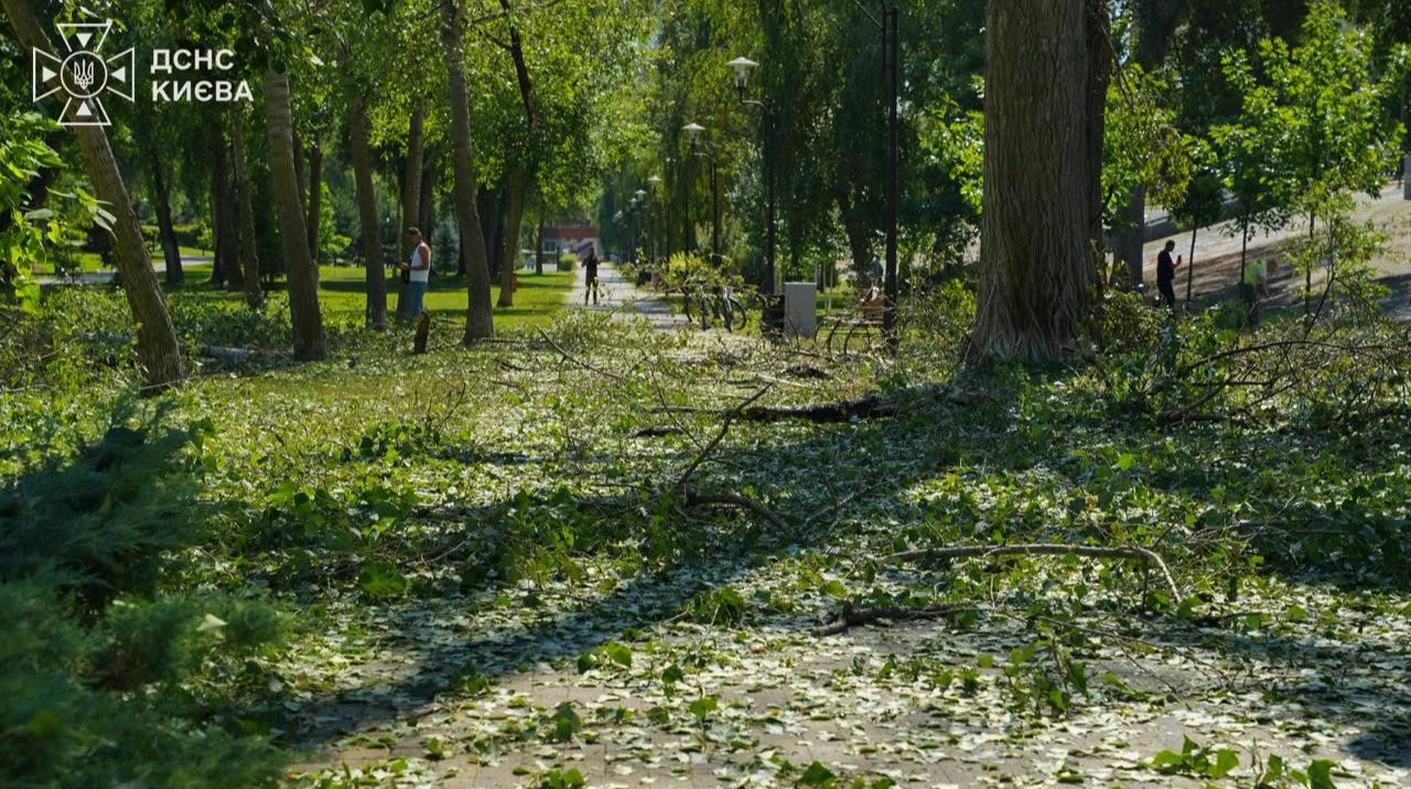 Наслідки удару безпілотниками по житлових кварталах Києва 29 серпня 2026 року