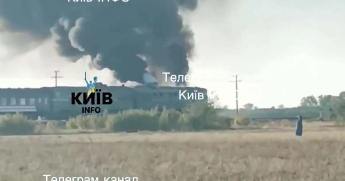 Уражений пасажирський поїзд №122 Київ — Миколаїв після удару 16 вересня