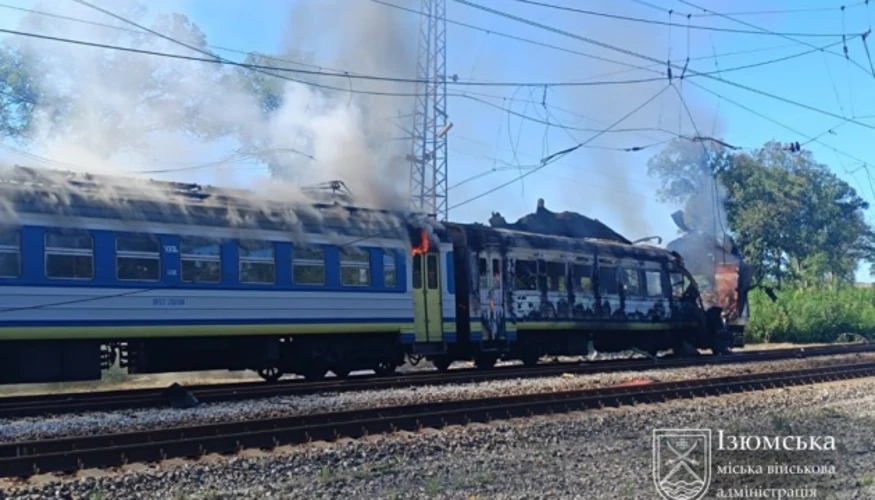 Наслідки удару по потягу «Харків - Ізюм» на залізничній станції поряд з с. Іскра