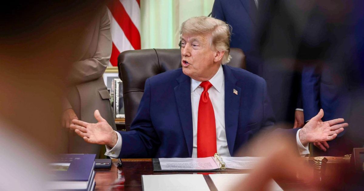 Дональд Трамп і Володимир Путін під час переговорів (ілюстративне фото)